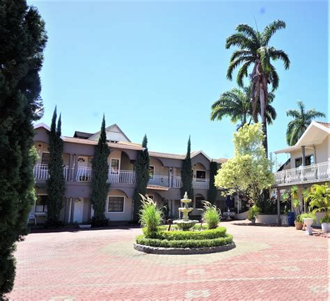 Chancellors Hotel .